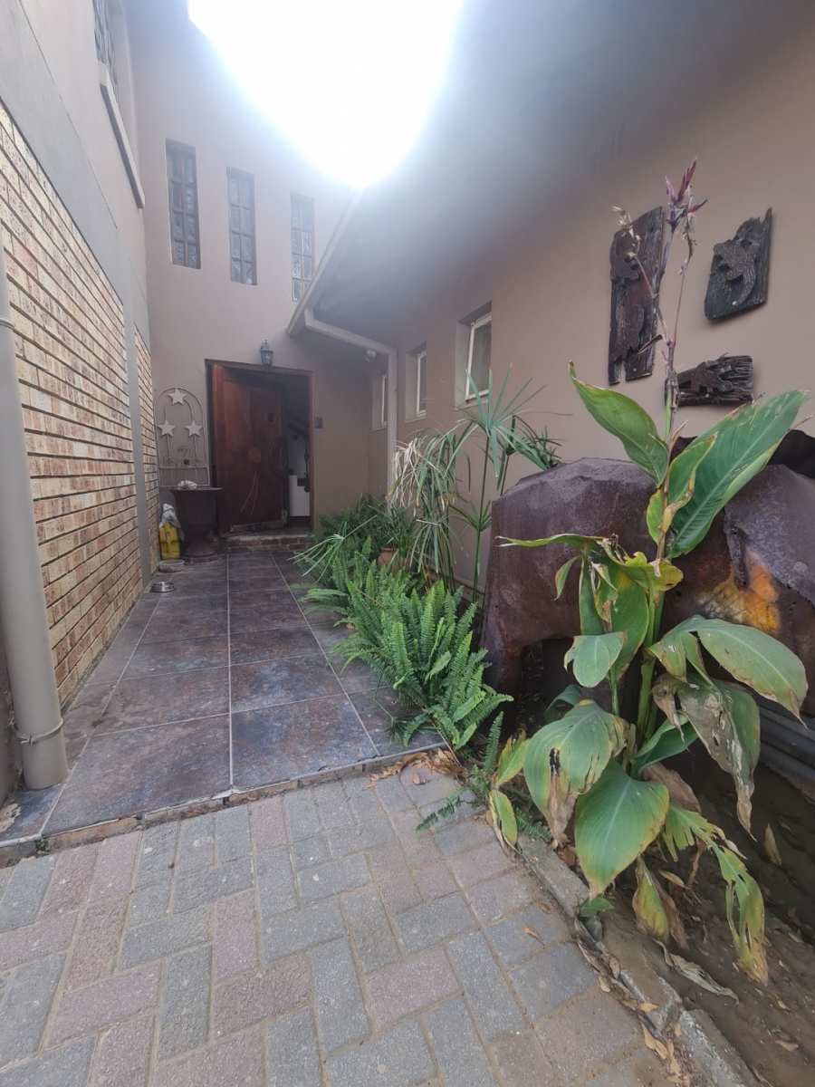 5 Bedroom Property for Sale in Sasolburg Free State